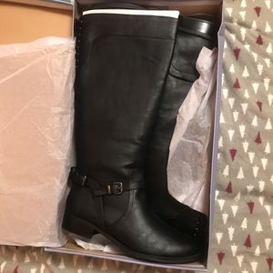 NIB never worn soda boots in black 10M